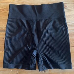 Ribbed Biker Shorts